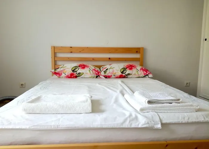 Bright Side Apartment *